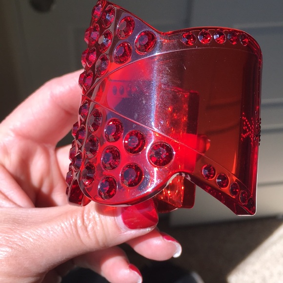 Louis Vuitton Heart shape rhinestone cuff bracelet - Picture 7 of 12